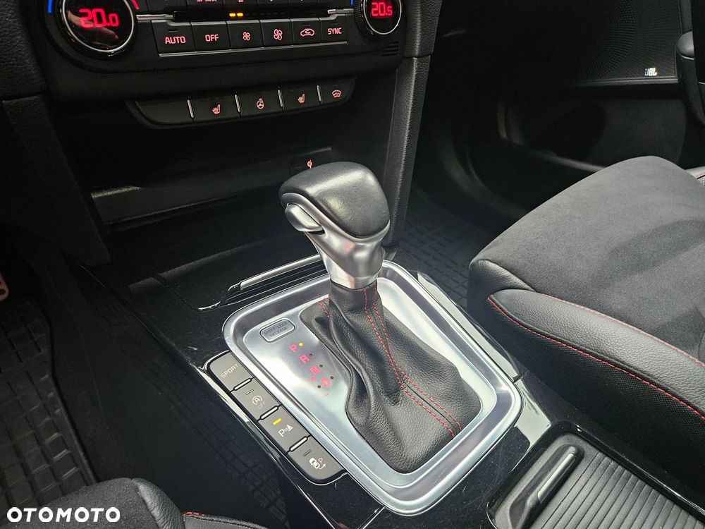 Kia ProCeed 1.6 T-GDI GT DCT - 34