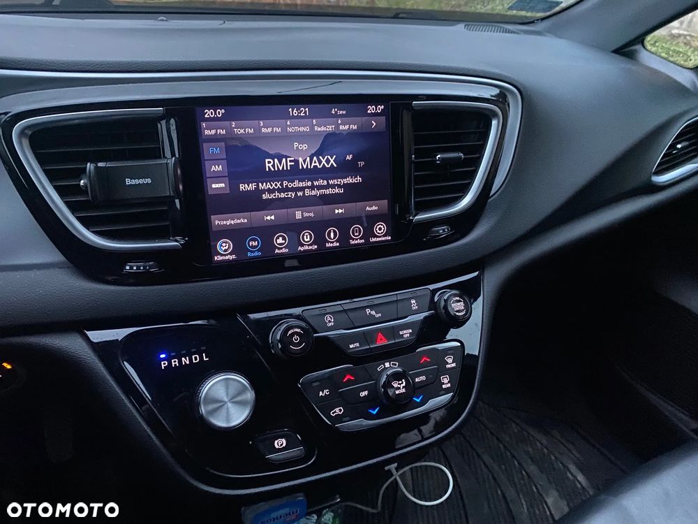 Chrysler Pacifica - 12