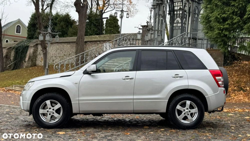 Suzuki Grand Vitara - 25