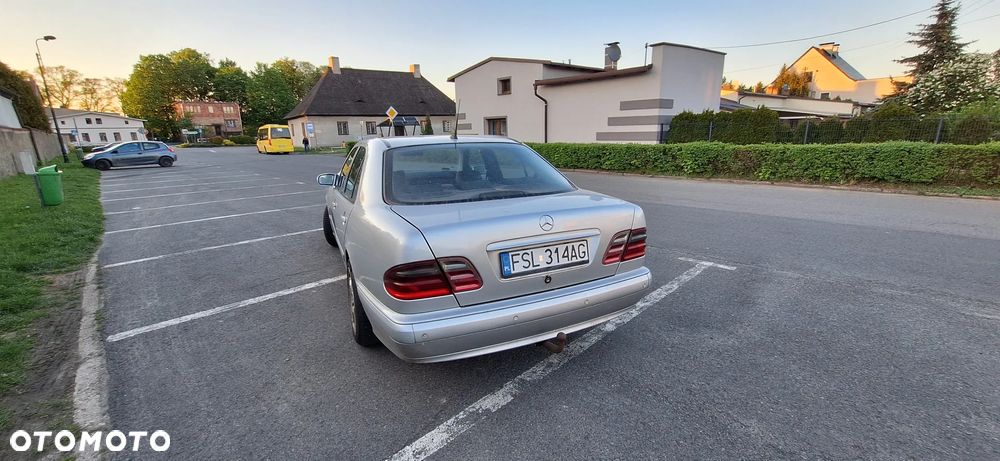Mercedes-Benz Klasa E - 3