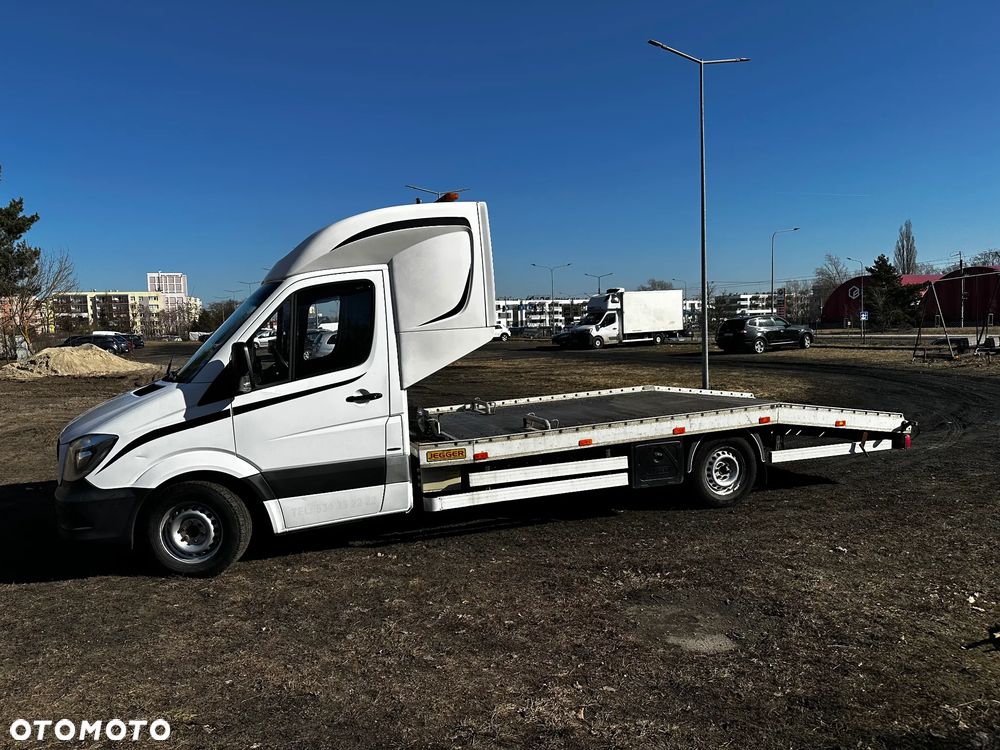 Mercedes-Benz SPRINTER 319 - 15