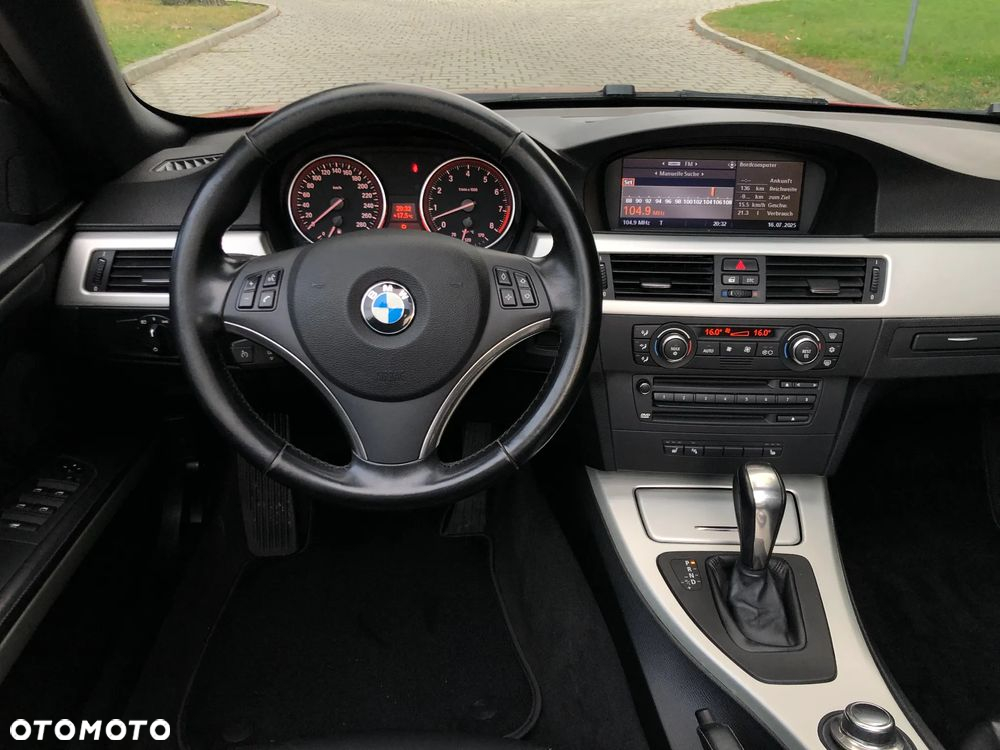 BMW Seria 3 330i Cabrio - 13