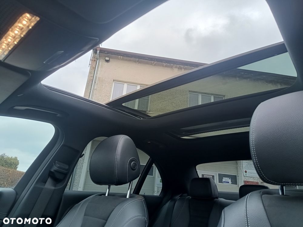 Mercedes-Benz Klasa E 220 d 4-Matic 9G-TRONIC - 16