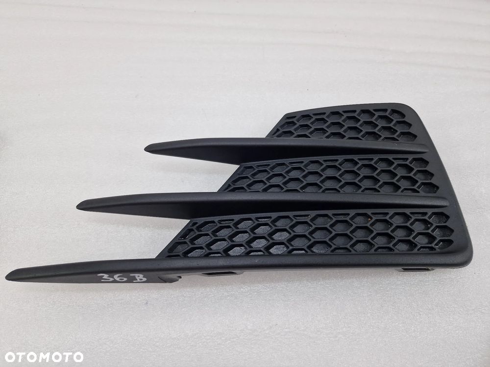 VW E-GOLF / GOLF VII 7 5GE 16- LEWA / PRAWA KRATKA BOCZNA ZDERZAKA PRZEDNIEGO PRZÓD , NR 5GE853666D / 5GE853665D , NR AUKCJI E/36 - 7