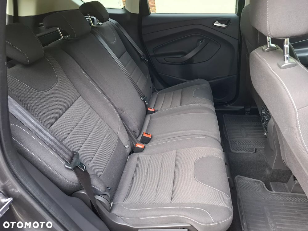 Ford Kuga 2.0 TDCi 2x4 Titanium - 14