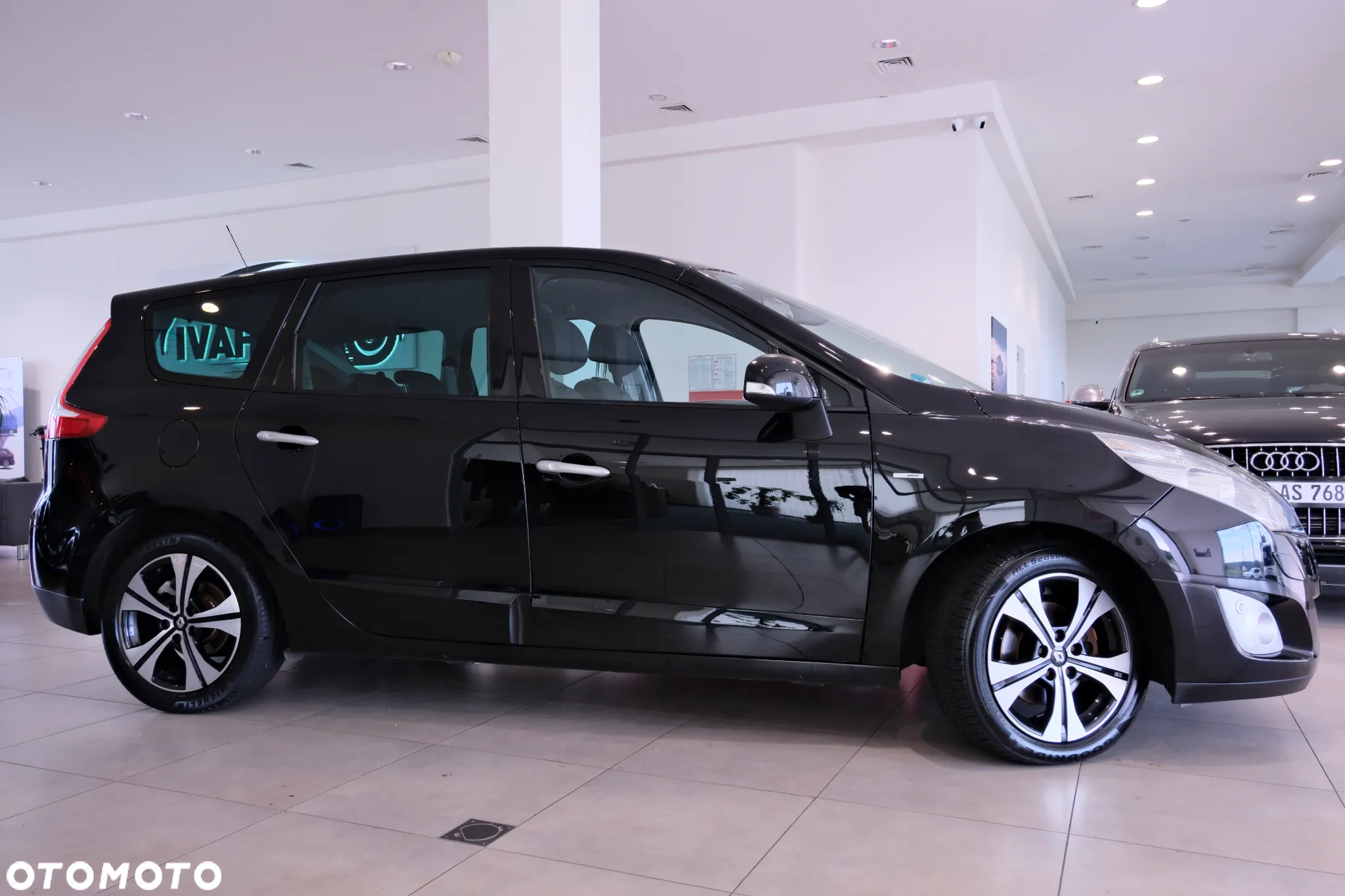 Renault Scenic 2.0 16V 140 CVT Bose Edition - 4
