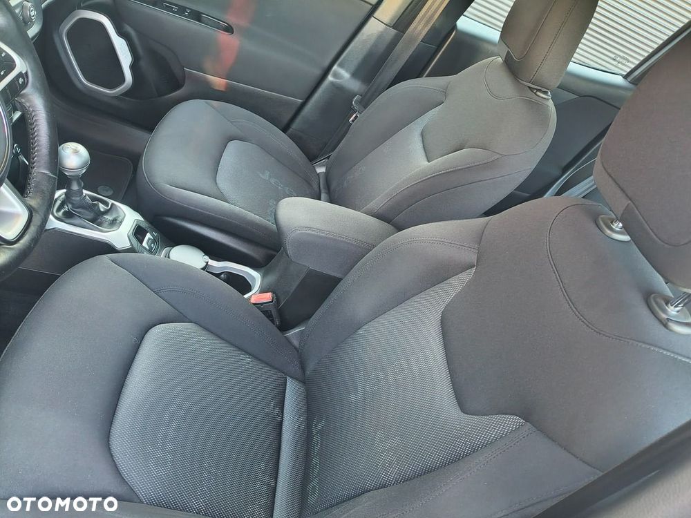 Jeep Renegade 1.6 E-TorQ Longitude FWD - 19