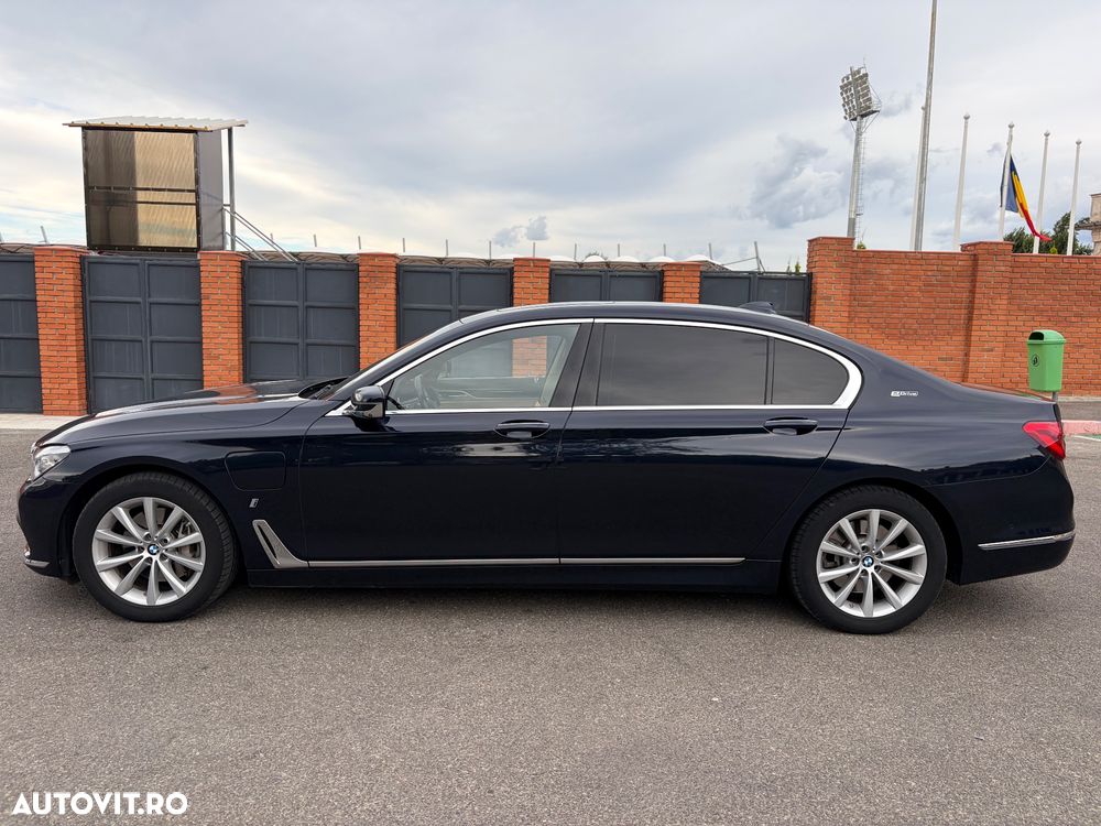 BMW Seria 7 2018 photo 2