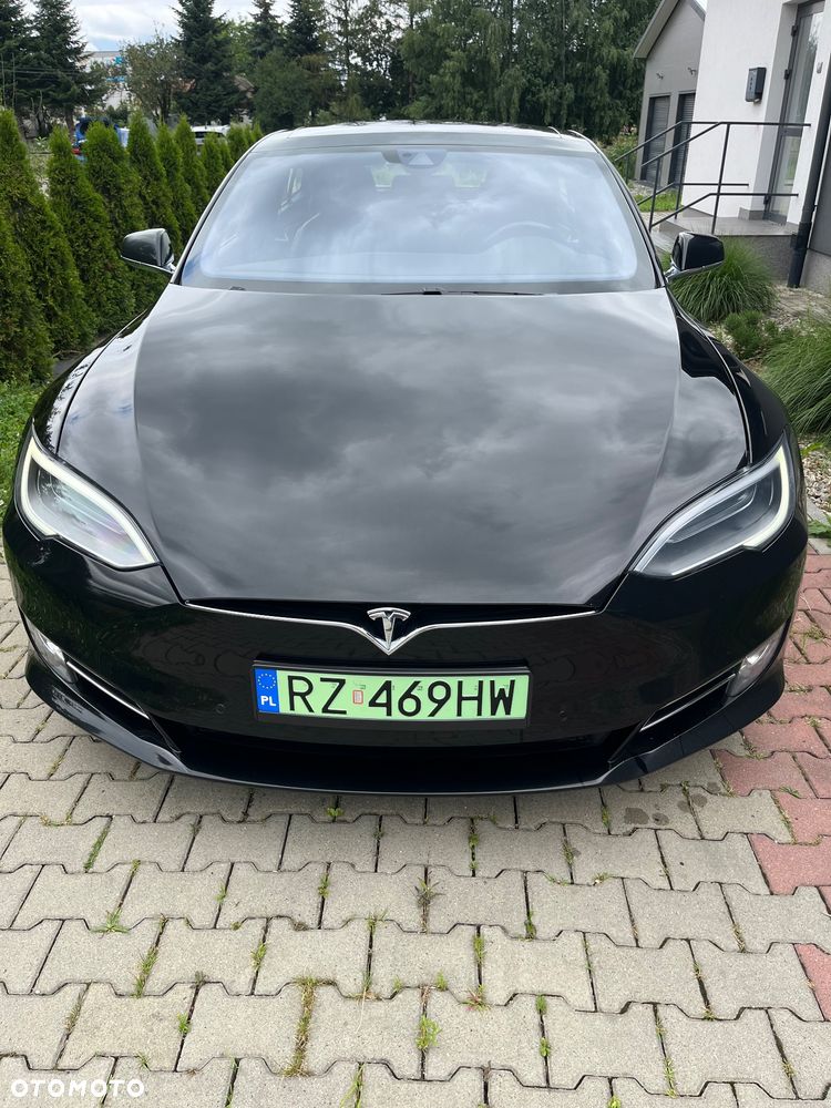 Tesla Model S - 9