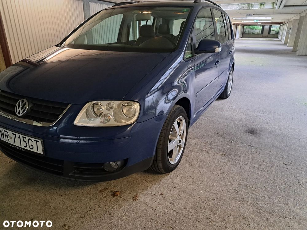 Volkswagen Touran 1.6 Basis - 2