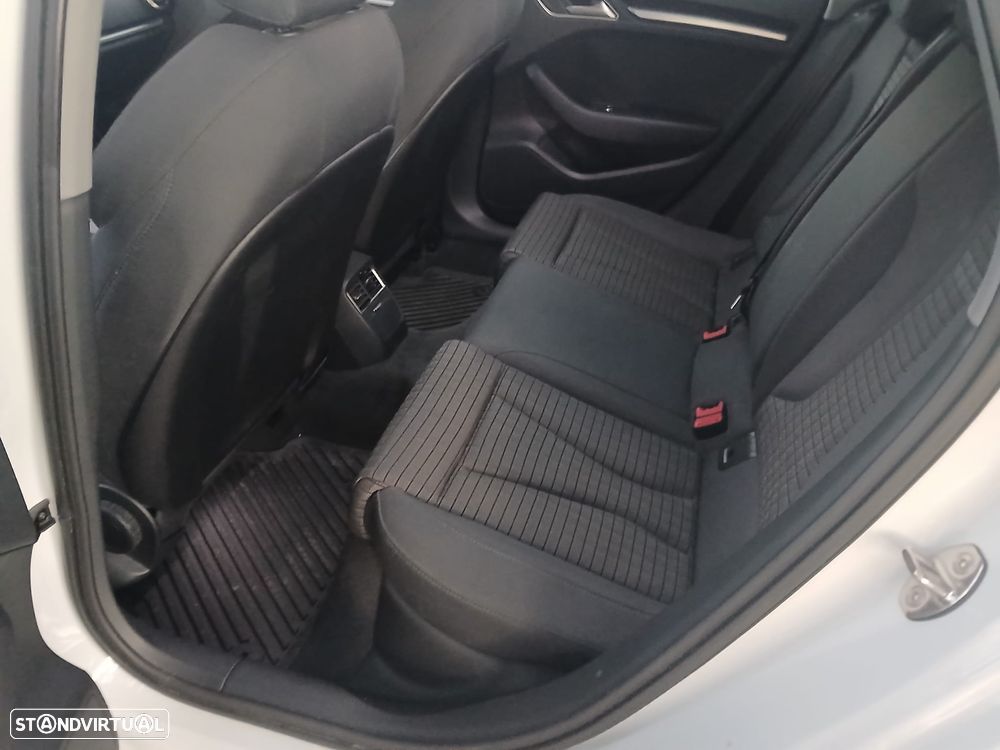 Audi A3 Sportback 30 TDI Design - 10