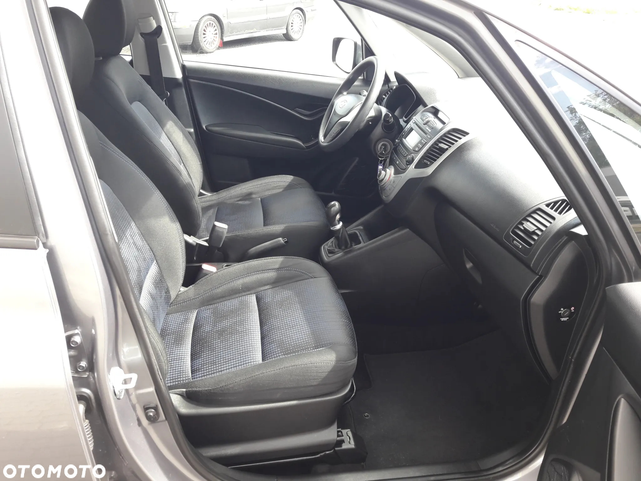 Hyundai ix20 1.4 blue - 23