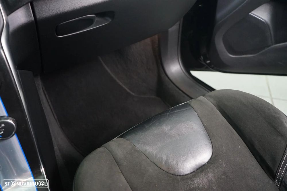 Volvo V40 1.6 D2 R-Design Momentum - 33