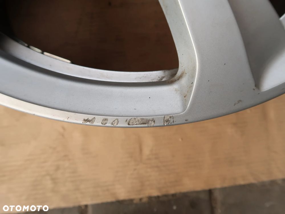 z17 Felga Ausi A4 B8  8K0601025F 7,5x16et45 - 3