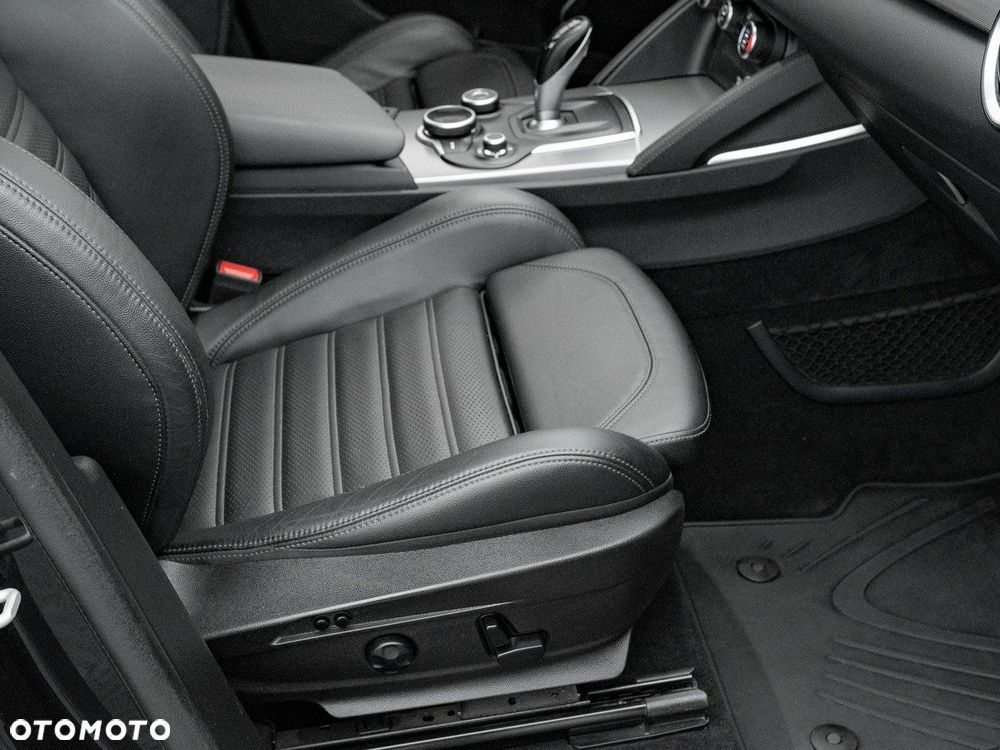 Alfa Romeo Stelvio 2.0 Turbo Super Q4 - 32