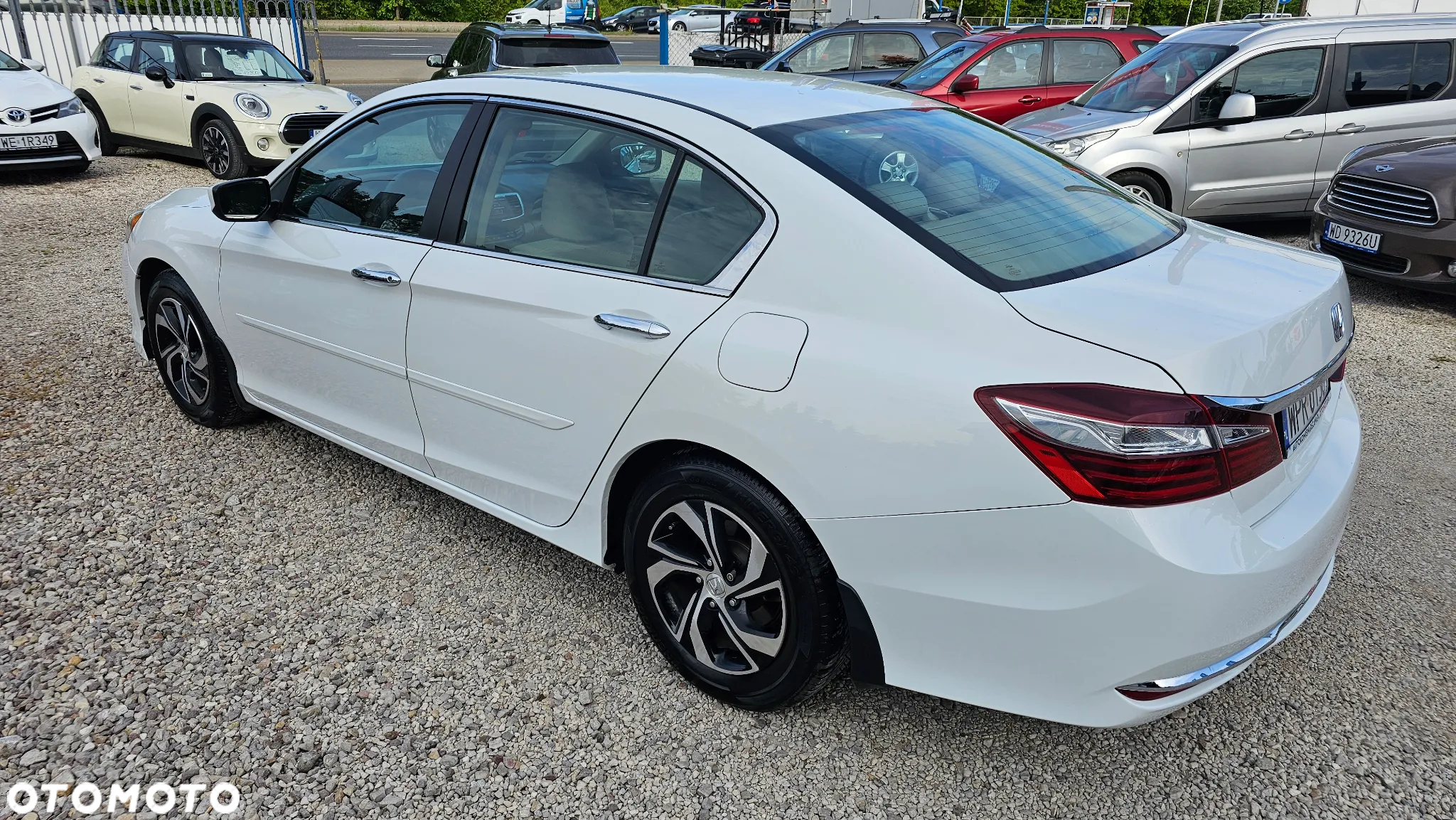 Honda Accord 2.4 LX - 32