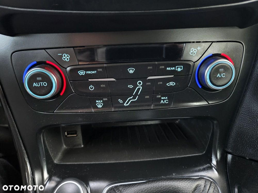 Ford Focus 1.5 TDCi Black Edition - 28