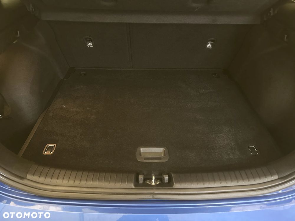 Kia Ceed 1.5 T-GDI Business Line DCT - 24