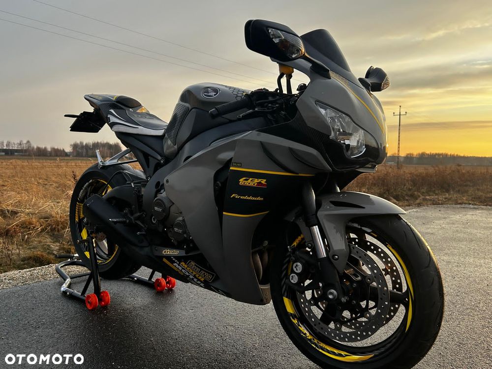 Honda CBR - 2