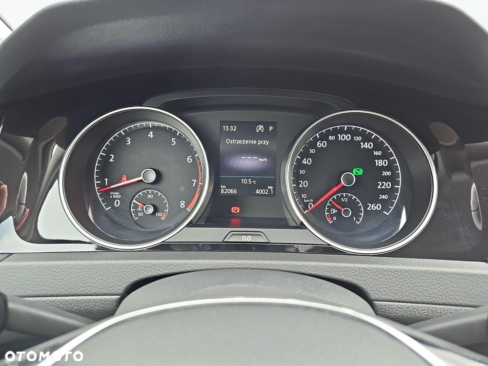 Volkswagen Golf - 25