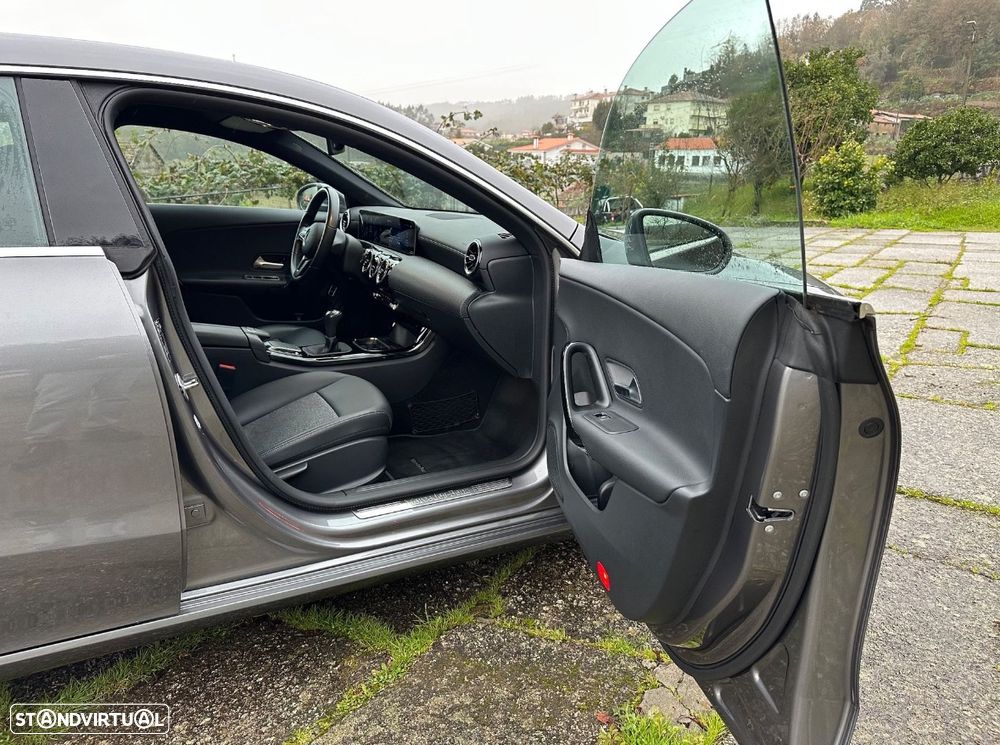 Mercedes-Benz CLA 180 d Shooting Brake - 15