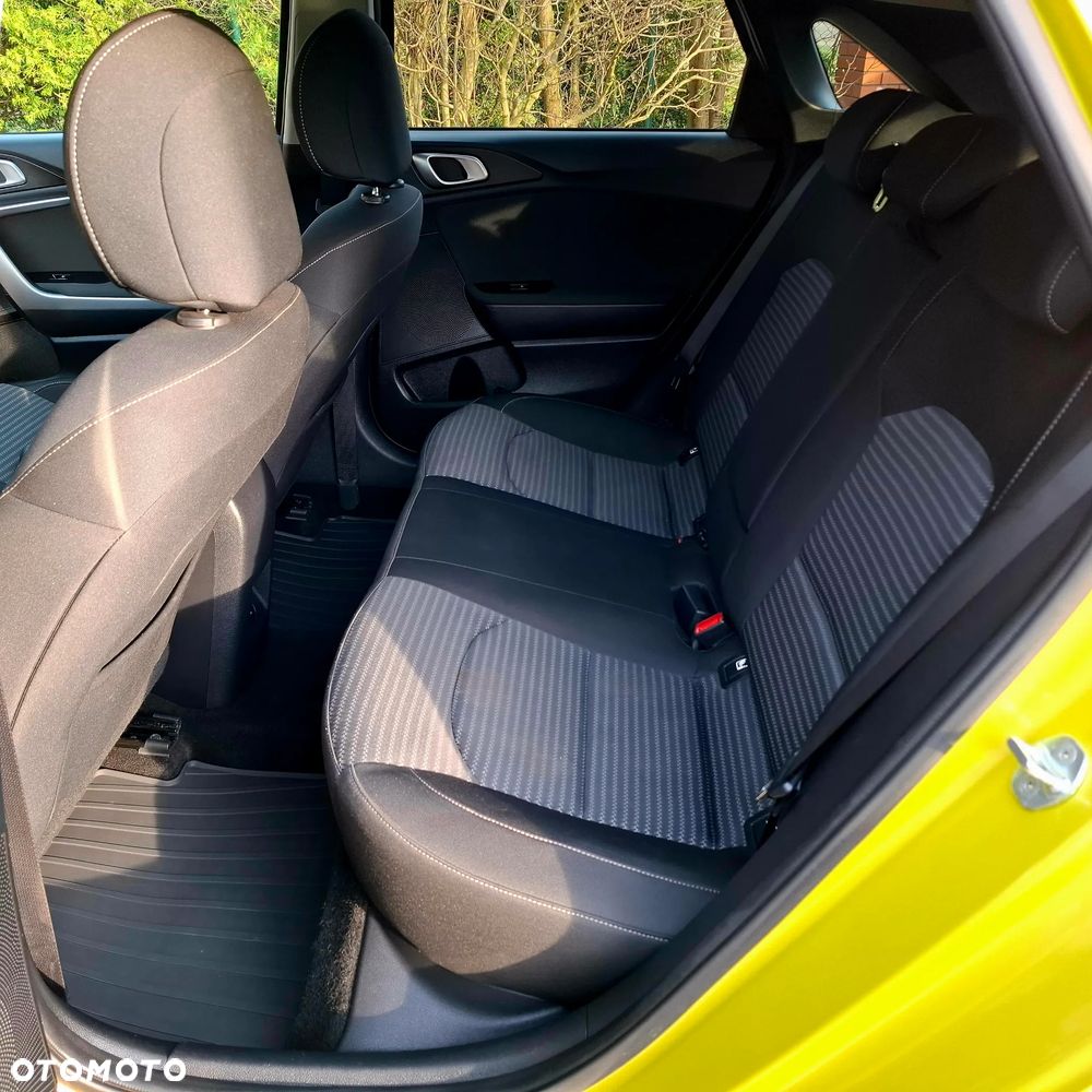 Kia Ceed 1.6 CRDi (48V Mild-Hybrid) Vision - 11