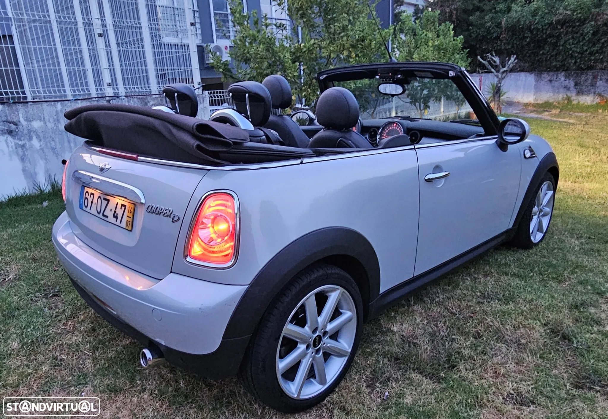 MINI Cabrio Cooper D - 2
