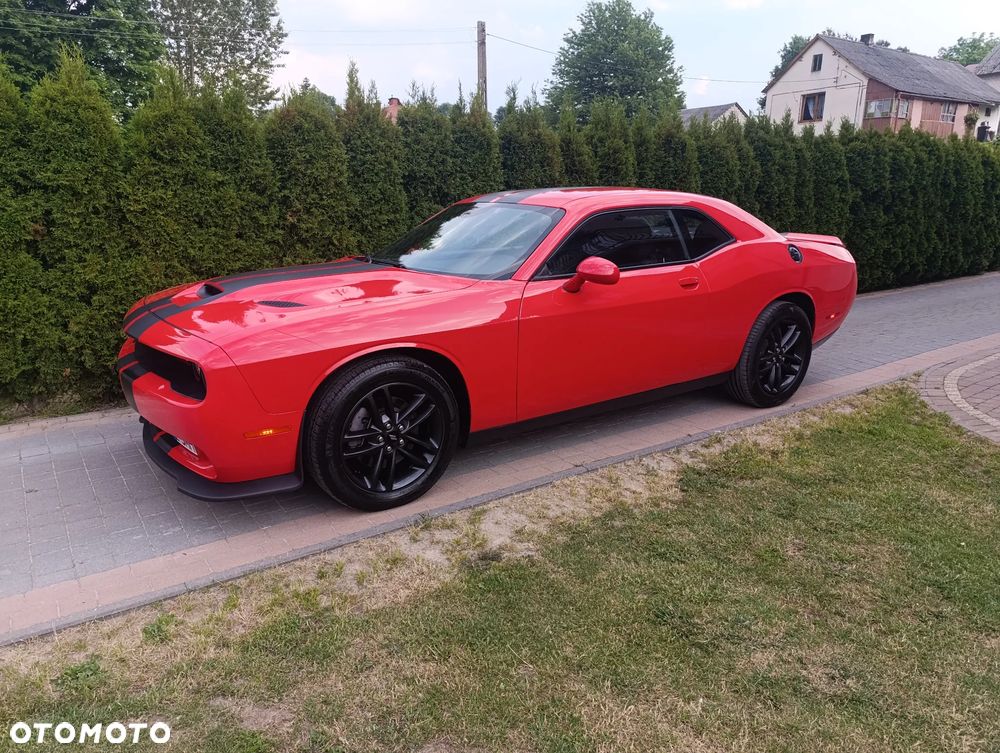 Dodge Challenger - 2