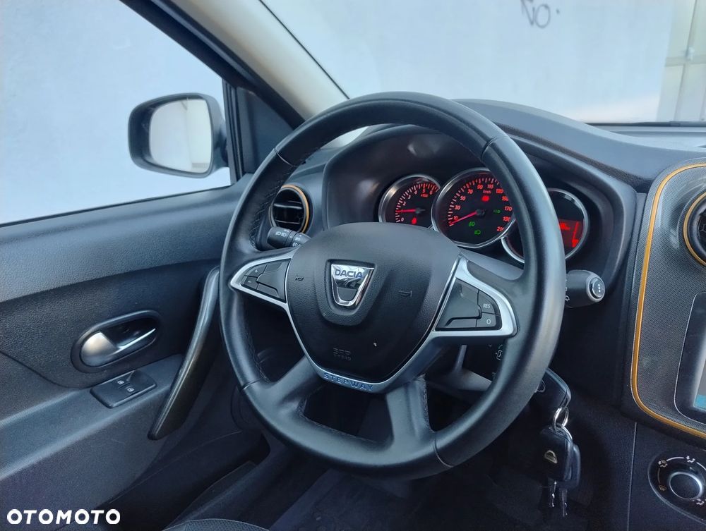 Dacia Logan TCe 90 S&S Stepway Celebration - 12
