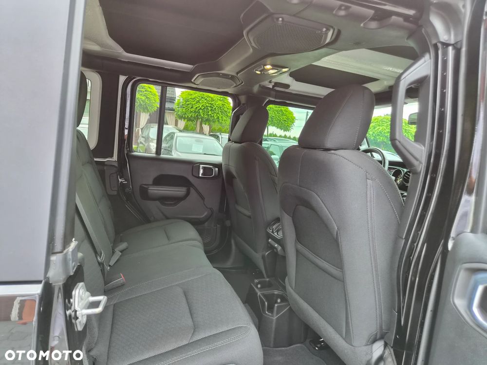 Jeep Wrangler - 22