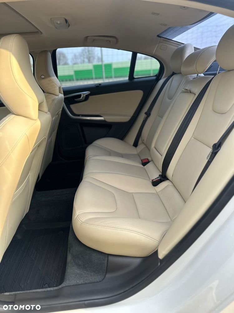 Volvo S60 T5 Geartronic Kinetic - 4