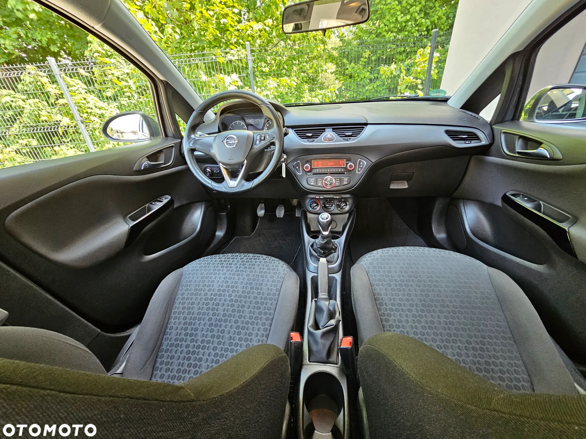 Opel Corsa 1.2 16V Essentia - 11
