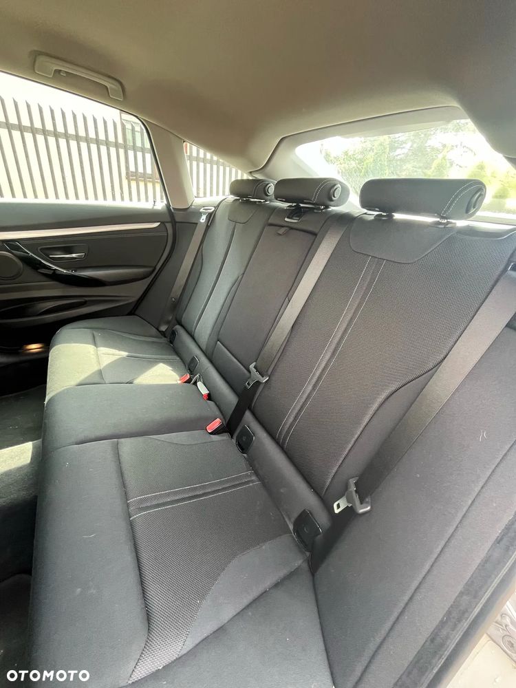 BMW Seria 3 320d - 15