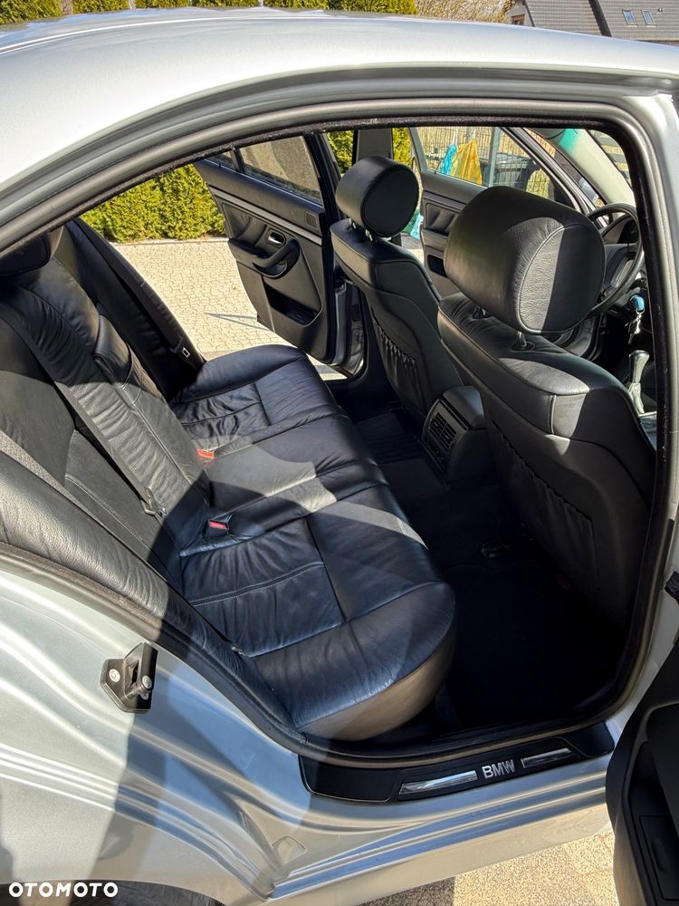 BMW Seria 5 - 17