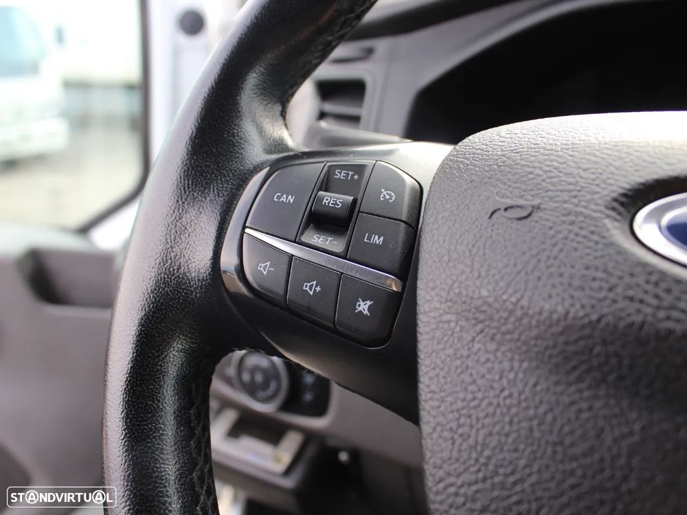 Ford Transit 2.0 TDCI Isotermica Frio L2H2 com IVA de  2019 - 10