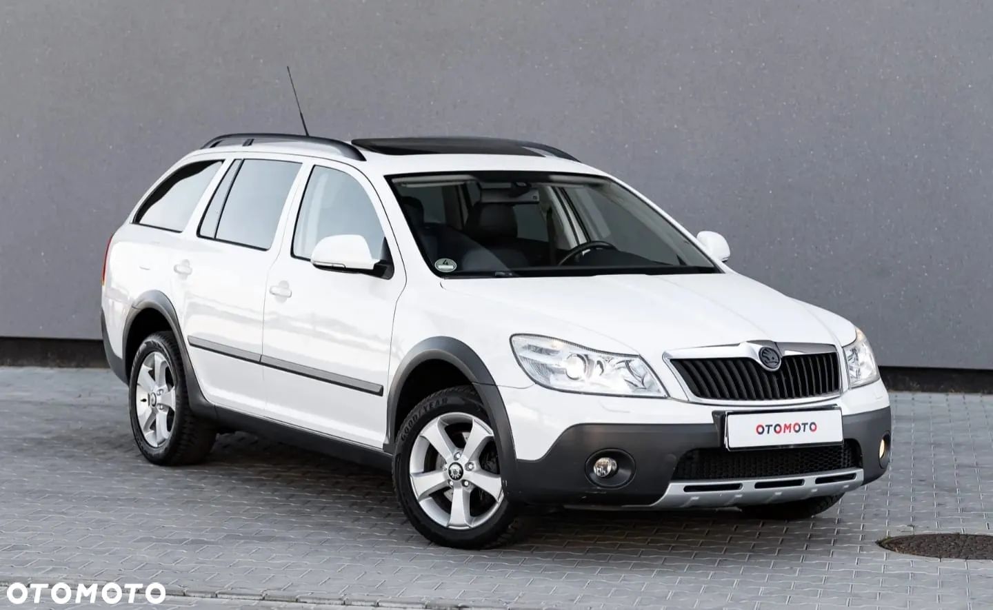 Skoda Octavia Combi 2.0 TDI DPF Scout 4x4 - 1