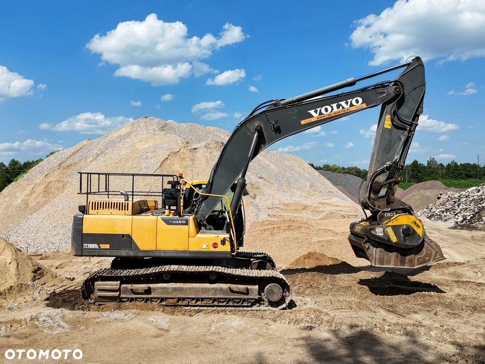 Volvo EC300DL - 11
