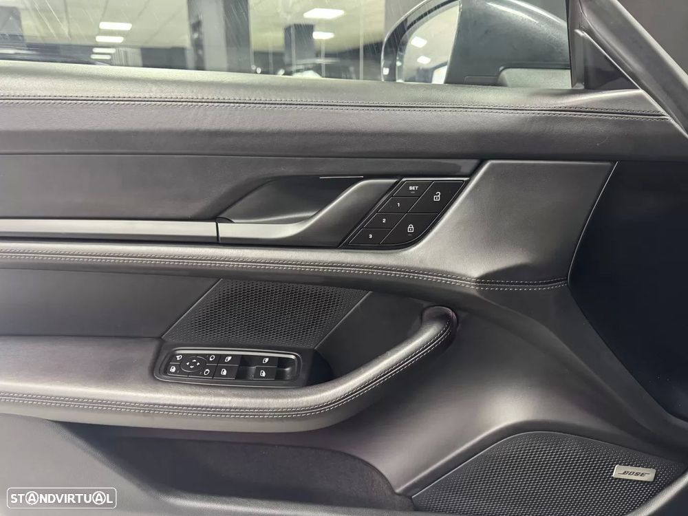 Porsche Taycan Standard - 24