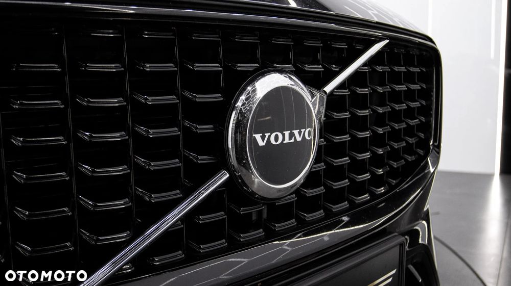 Volvo XC 60 B4 D AWD Plus Dark - 12