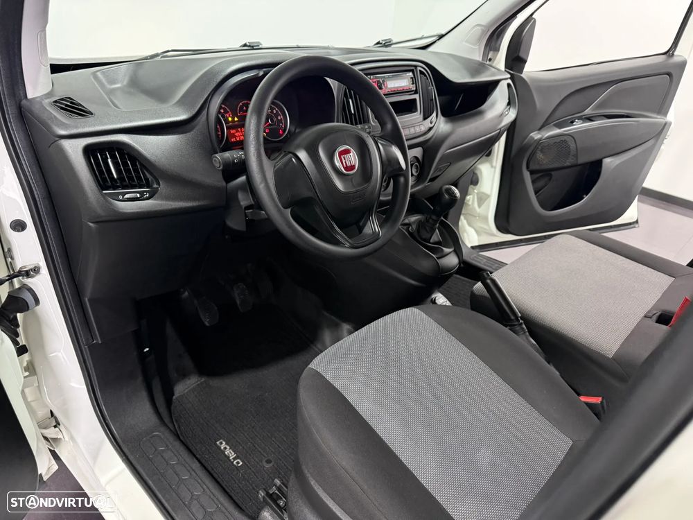Fiat DOBLO CARGO 1.3 M-JET 95 CV - 3 LUGARES - IVA DEDUTIVÉL - 23