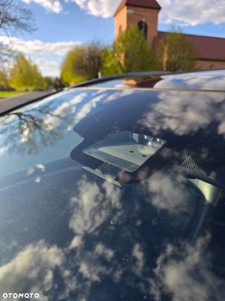 Toyota Avensis 2.0 D-4D Prestige - 11