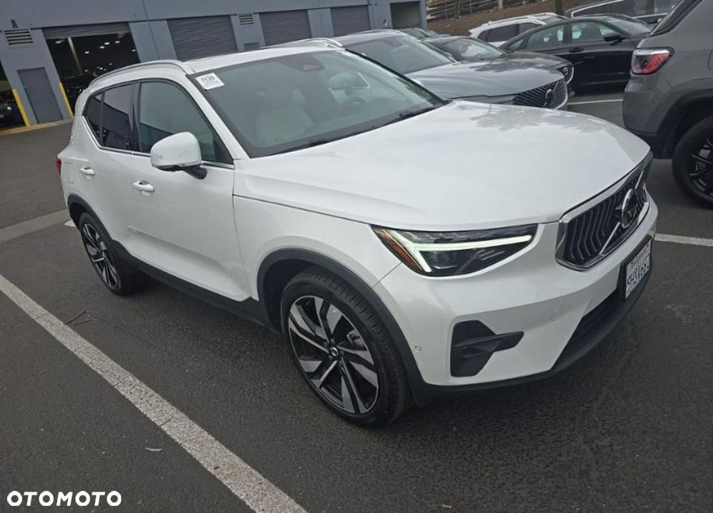 Volvo XC 40 B5 B AWD Ultimate Bright - 3