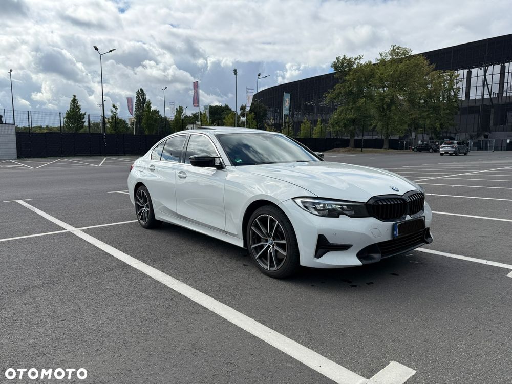 BMW Seria 3 330i xDrive Sport Line - 1
