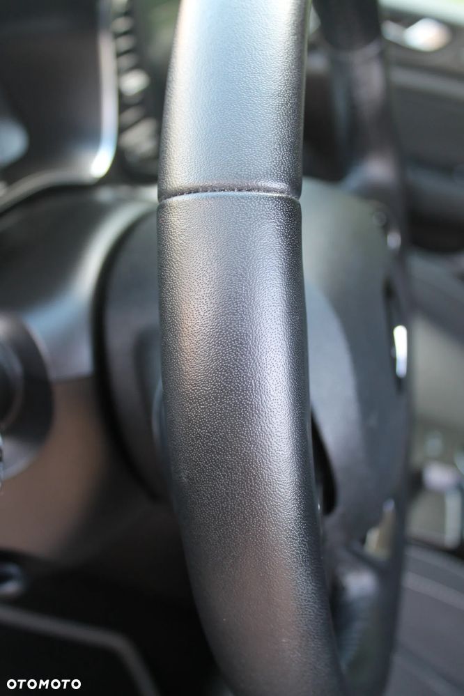 Renault Megane ENERGY TCe 130 LIMITED - 24