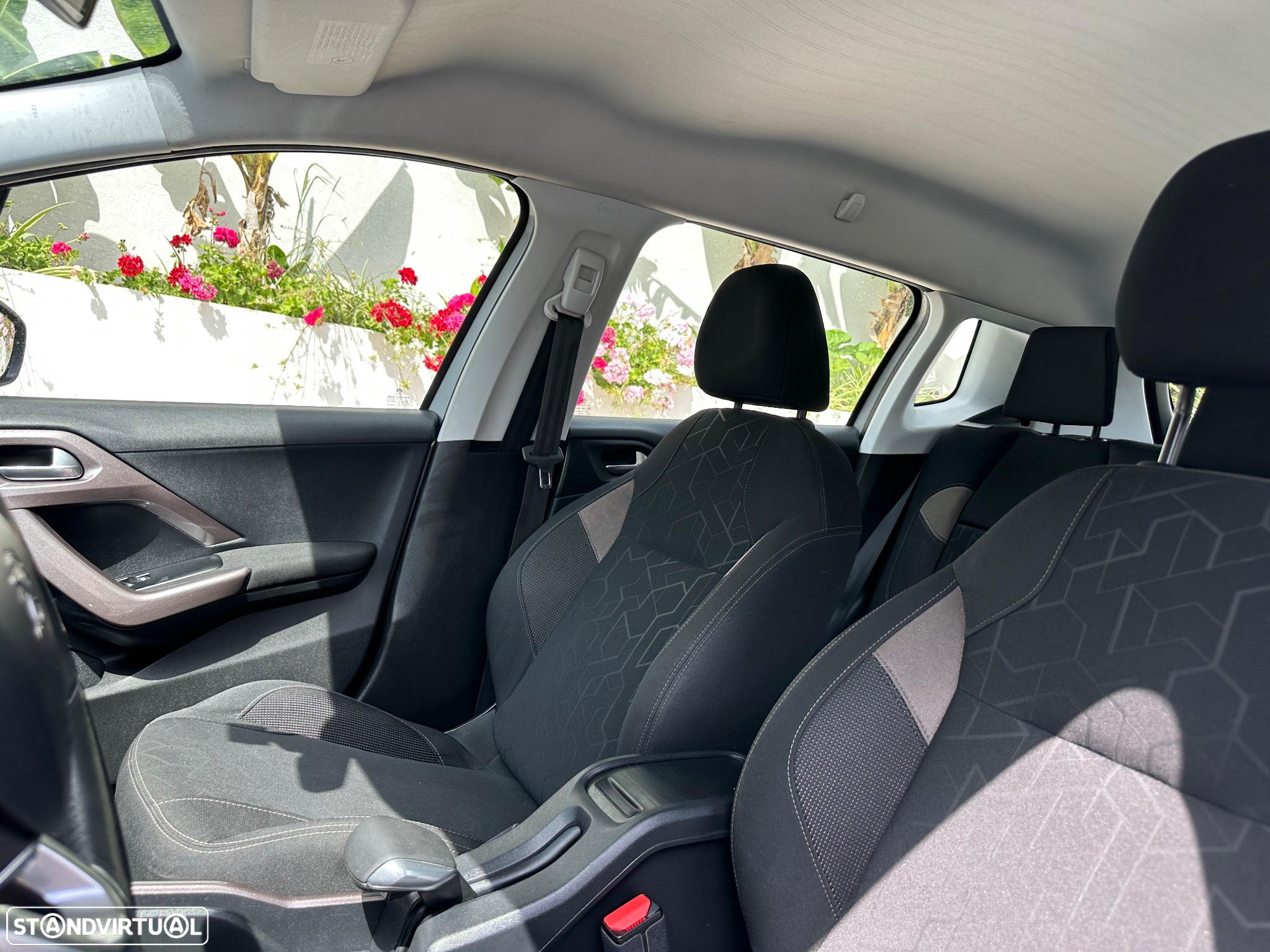 Peugeot 2008 - 18