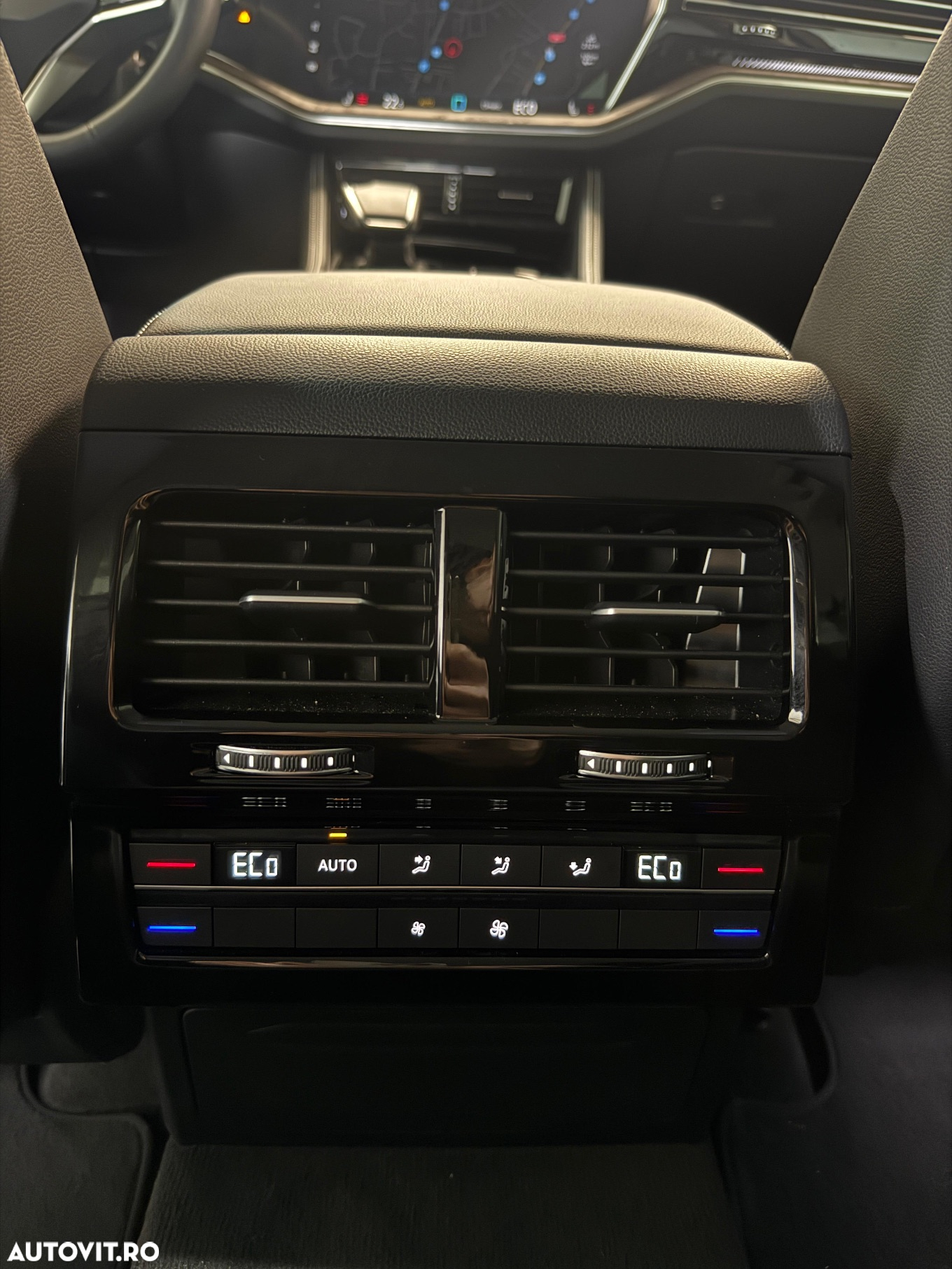 Volkswagen Touareg 3.0 V6 TDI 4Motion DPF Automatik Elegance - 24