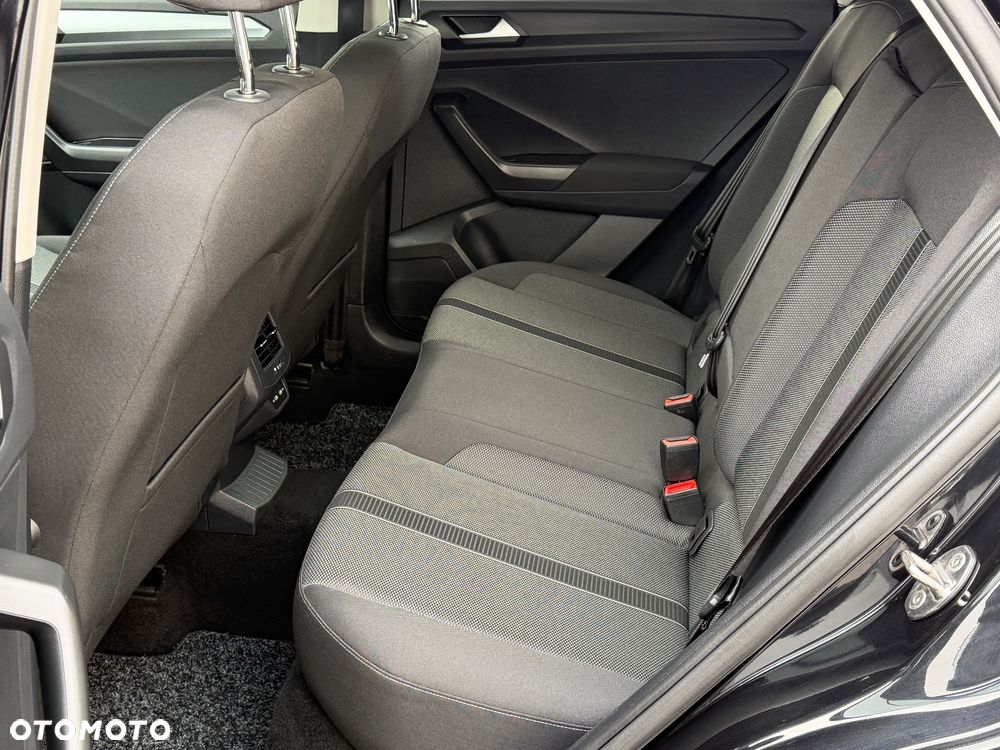 Volkswagen T-Roc - 9