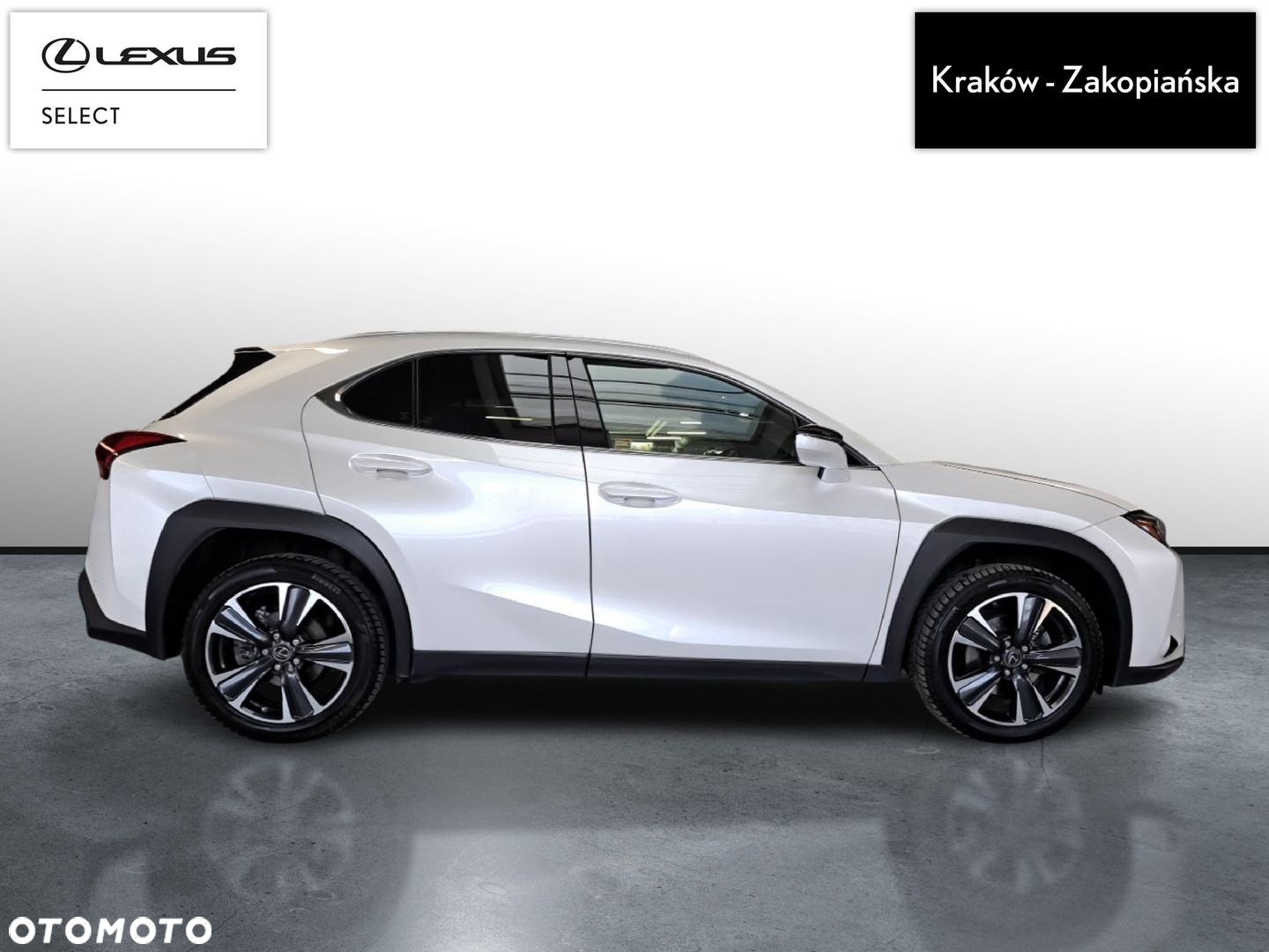 Lexus UX - 5