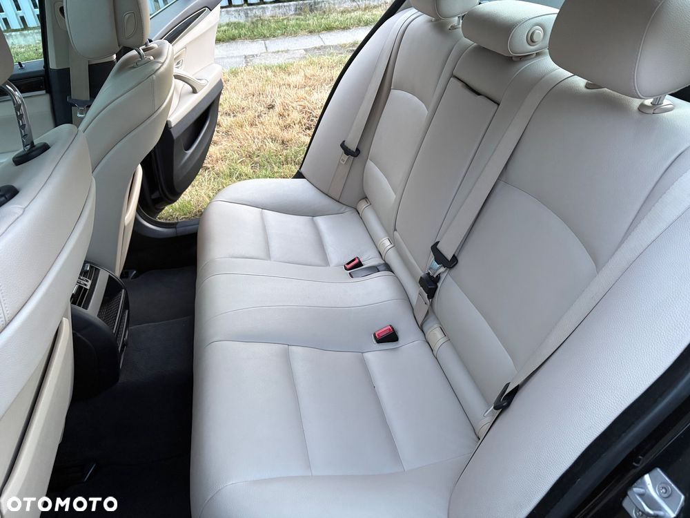 BMW Seria 5 535i - 14