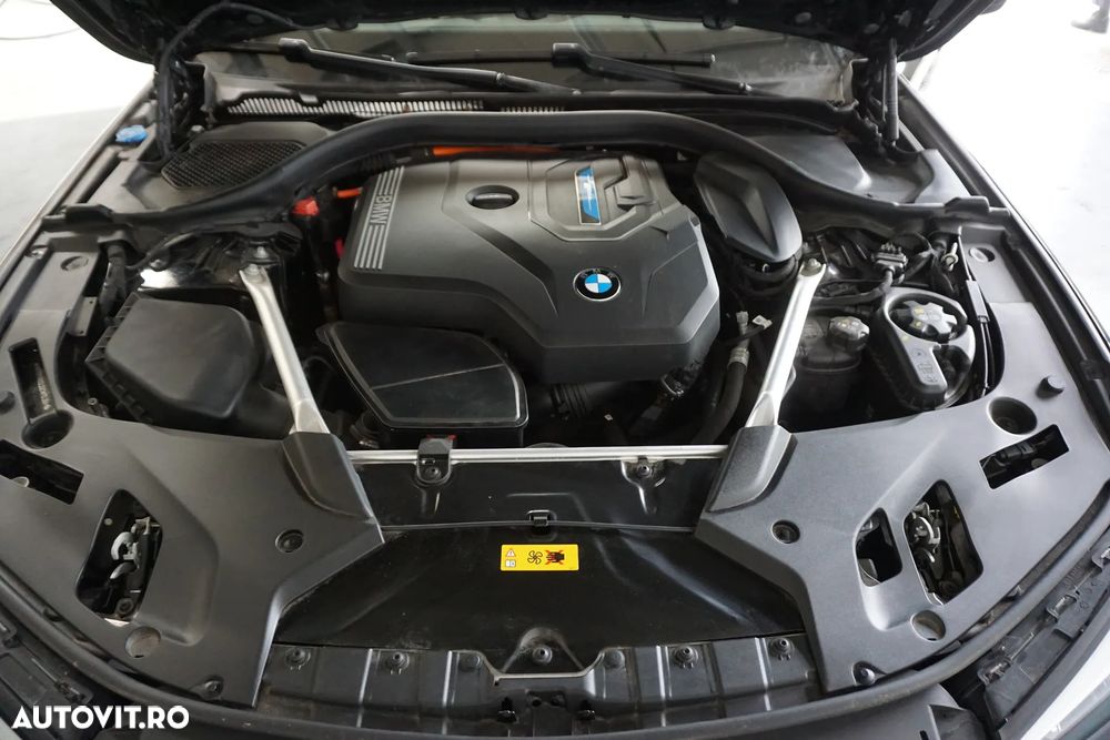 BMW Seria 5 530e Aut. Luxury Line - 25